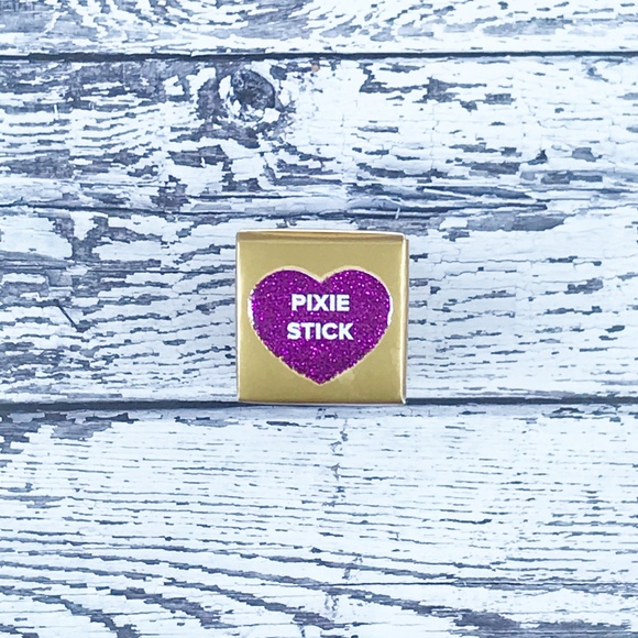 Too Faced Throwback Metallic Lipstick Pixie Stick - Picture 2 of 8